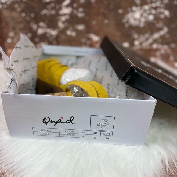 Size 7, Yellow Suede Peep Toe Heels with Ankle Strap - Picture 4 of 4